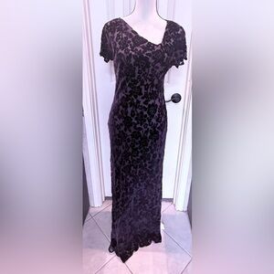 Elegant Black Floral Velvet Dress